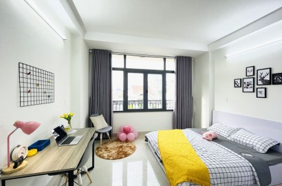 Studio with large window, lots of light near Lotte Mart District 7