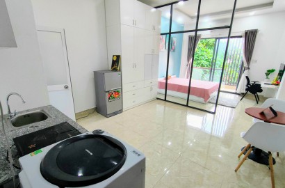 Spacious apartmemt with balcony, washing machine on Mai Thi Luu street