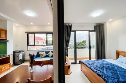 2 bedroom apartment with balcony on Nguyen Van Huong street - District 2