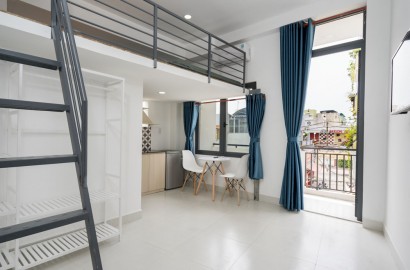 Apartment with attic, large balcony in Binh Thanh district