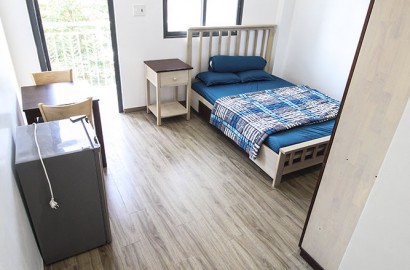 Bright serviced apartment with balcony near the airport in Tan Binh District