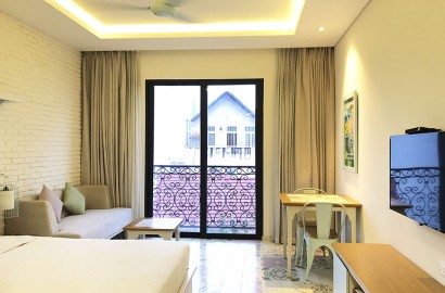 Studio apartment for rent with rooftop pool on Nguyen Cuu Van Street