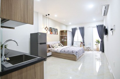 Cho thuê căn hộ dịch vụ có ban công thoáng tại Quận Phú Nhuận