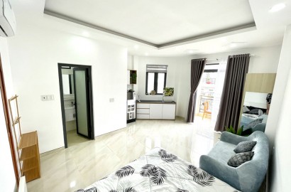 Spacious studio with nice sunlit balcony in Binh Thanh