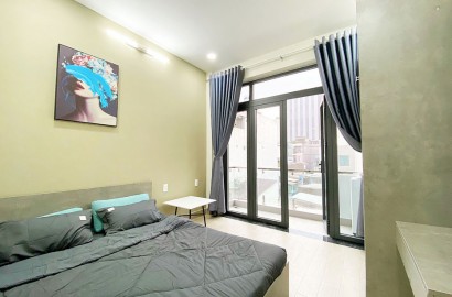 Cho thuê căn hộ 1 phòng ngủ ban công, thiết kế trang nhã gần công viên Lê Thị Riêng