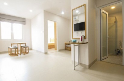 Cho thuê căn hộ 1 phòng ngủ rộng, tiện nghi gần cầu Điện Biên Phủ