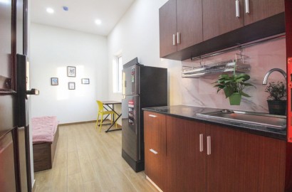 New serviced apartment with fully furnished on Nguyen Xi street