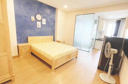 Studio apartment with small balcony, comfortable near Cong Ly bridge
