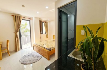 Spacious and clean mini balcony apartment on Nguyen Van Dau street