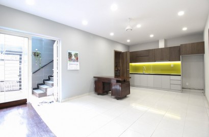 Spacious 2 bedroom apartment on Nguyen Trung Truc street