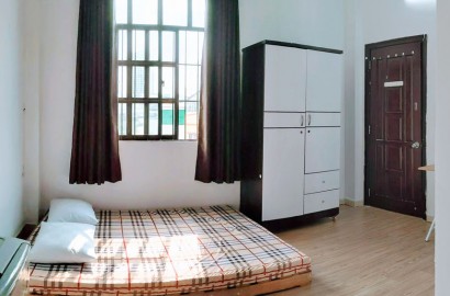 Mini apartment with window to catch the sun on Nguyen Thong street