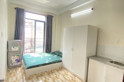 Mini apartment with big window on Co Bac street