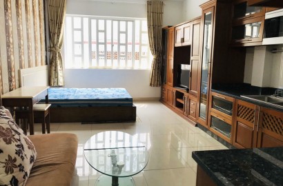 Studio apartment with large windows in Cu Xa Do Thanh