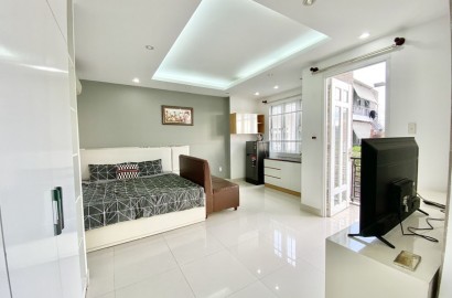 Serviced apartment with balcony on Bui Dinh Tuy street