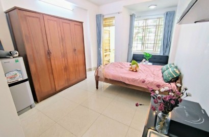 Fully furnished apartment with balcony in Binh Thanh District