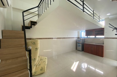 Apartment for rent with loft on Chu Van An street
