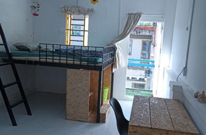 Serviced apartment with balcony on Nguyen Thien Thuat street