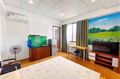 Serviced apartment with window on Dien Bien Phu street near Hang Xanh intersection