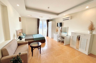 Serviced apartment with airy balcony right at Tan My market