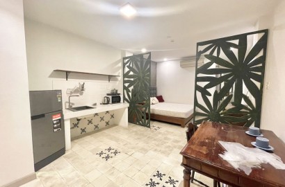 Studio apartment with airy windows on Nguyen Huu Canh street