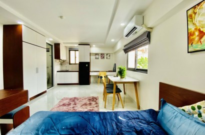 Cho thuê căn hộ dịch vụ sạch sẽ, nhiều ánh sáng đường Trần Hưng Đạo - Quận 5