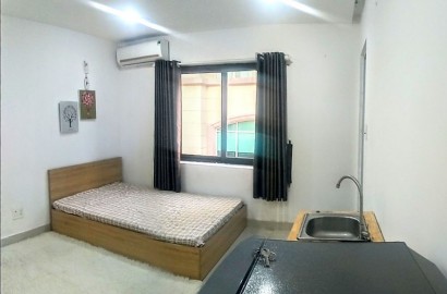 Serviced apartment with large window on Nguyen Huu Canh street