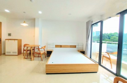 Serviced apartment with balcony with cool river view on Nguyen Ngoc Phuong street