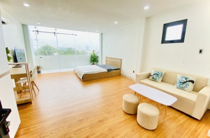 New, luxury 2 bedroom penthouse on Nguyen Thuong Hien street