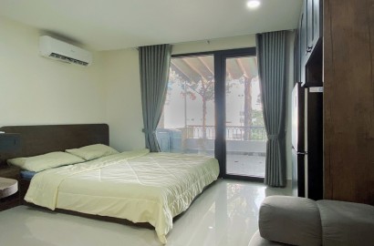 Serviced apartmemt for rent with large balcony on 3 Thang 2 Street