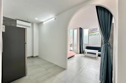1 Bedroom apartment for rent with balcony on Le Van Sy Street