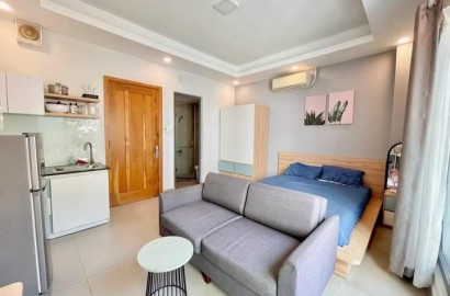 Serviced apartmemt for rent with airy window on Cu Lao street