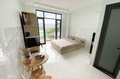 Serviced apartmemt for rent with balcony on Nguyen Van Thuong street in Binh Thanh District