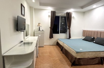 Serviced apartment with bathtub right at Tan My market