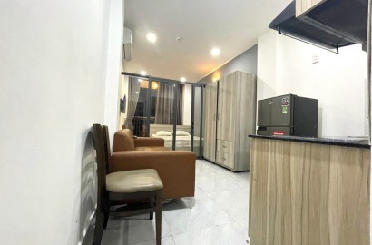 1 bedroom apartment with large balcony on Phan Van Tri street