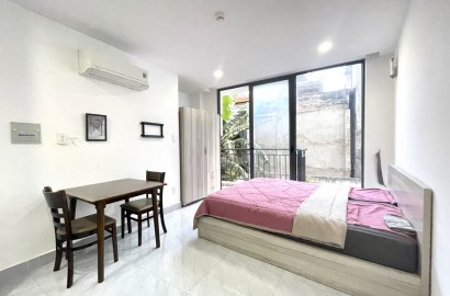 Serviced apartment with lots of light, balcony on Nguyen Van Dau street