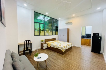 Serviced apartment on the ground floor, separate washing machine on Ngo Tat To street