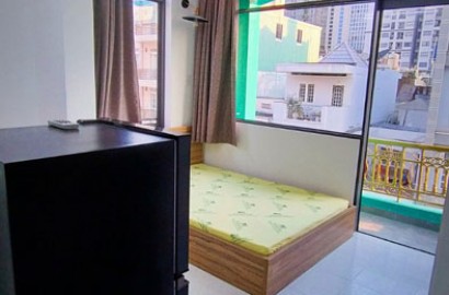 Cho thuê căn hộ dịch vụ có ban công đường Nguyễn Văn Thương
