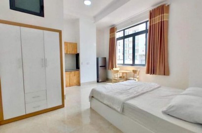 Cho thuê căn hộ dịch vụ có cửa sổ lớn đường Nguyễn Gia Trí