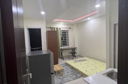 Serviced apartment with balcony on Nguyen Huu Canh street