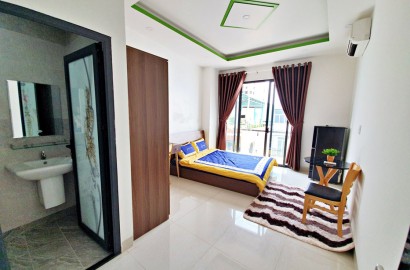 Serviced apartment with balcony on Khanh Hoi street