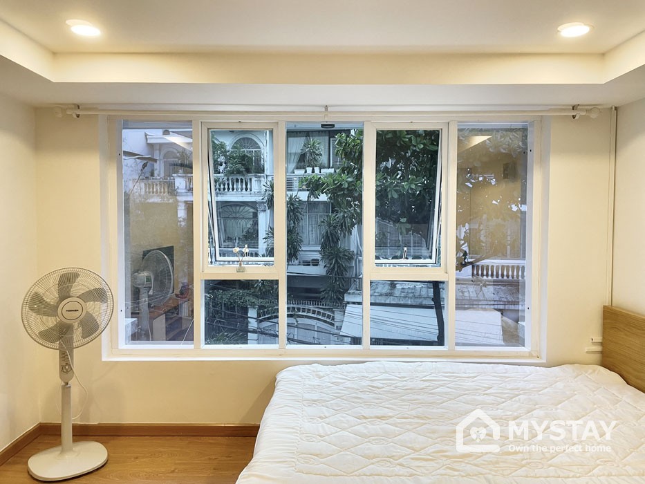 Cho thuê căn hộ studio có cửa sổ lớn đường Mê Linh