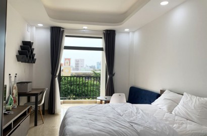 Serviced apartment with balcony with open view in the center of District 3