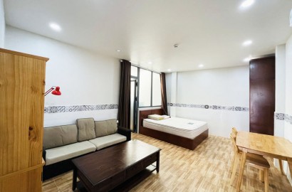 Serviced apartment with separate kitchen and bedroom on Phan Dinh Phung street