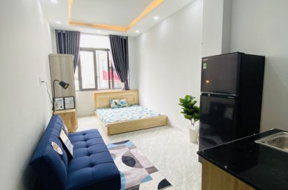 Studio apartment with big window on Dai Nghia street