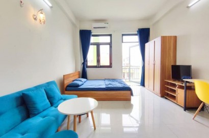 Serviced apartment with balcony, private washing machine near Bay Hien intersection