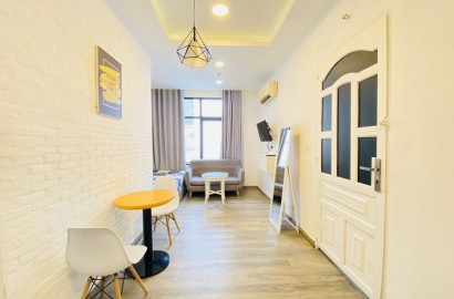 Serviced apartment with large window, comfortable Nguyen Thi Minh Khai street