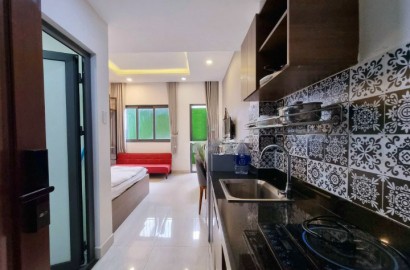 Serviced apartment with airy, quiet balcony in District 3