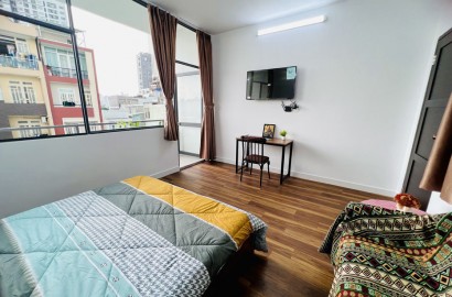 Cho thuê căn hộ 1 phòng ngủ tiện nghi, có ban công rộng đường Nguyễn Gia Trí