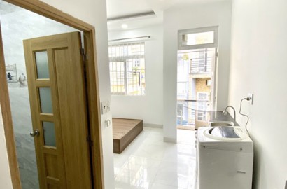 Apartment for rent with balcony, private washing machine near Ba Chieu market