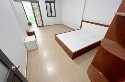 Serviced apartment with balcony on Tran Quy Cap street